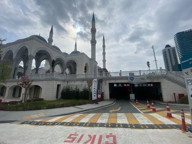 Car Location Barbaros Hayrettin Paşa Camii