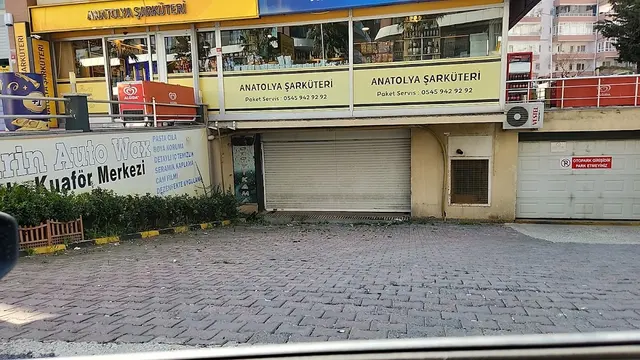 Kara Auto Yıkama Kuaför Ve Vale Hizmetleri