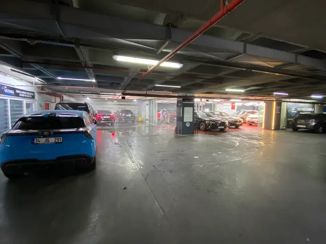 Ustaeli Garaj. Bakırköy Oto Yıkama, Oto Kuaför, Pasta Cila Uygulama Merkezi